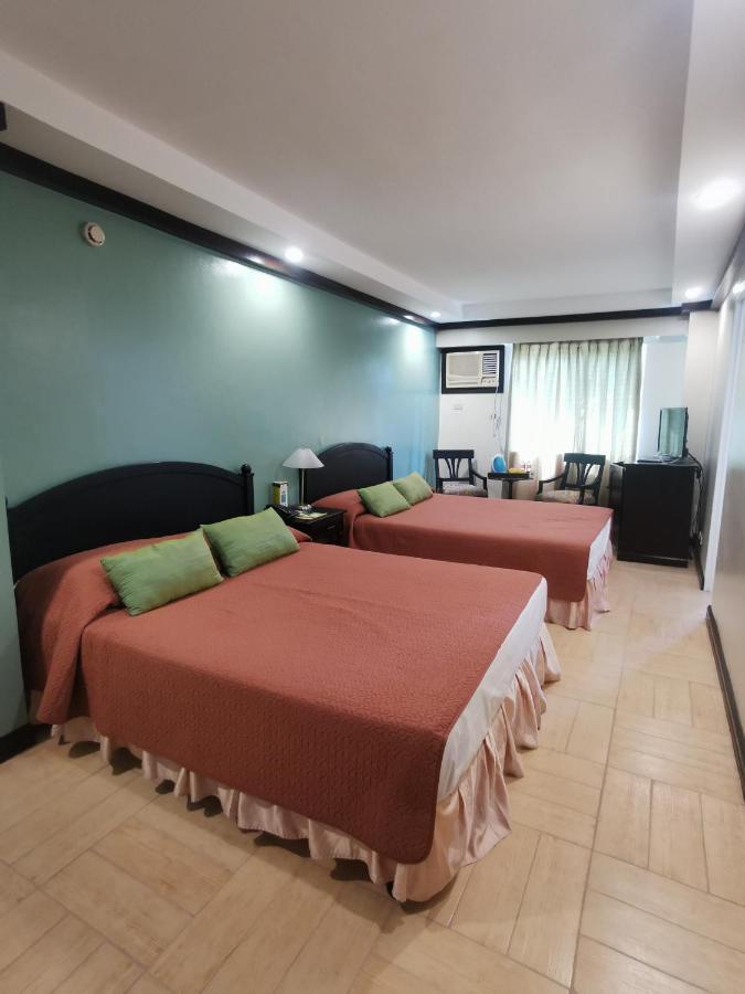 Tagaytay Country Hotel Tagaytay City Exterior photo